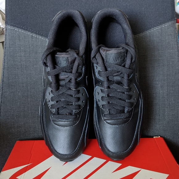 BRAND NEW Nike Air Max 90 Leather - Picture 6 of 8